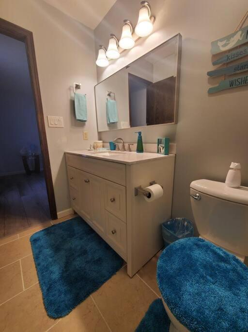Cozy Indy Home インディアナポリス エクステリア 写真