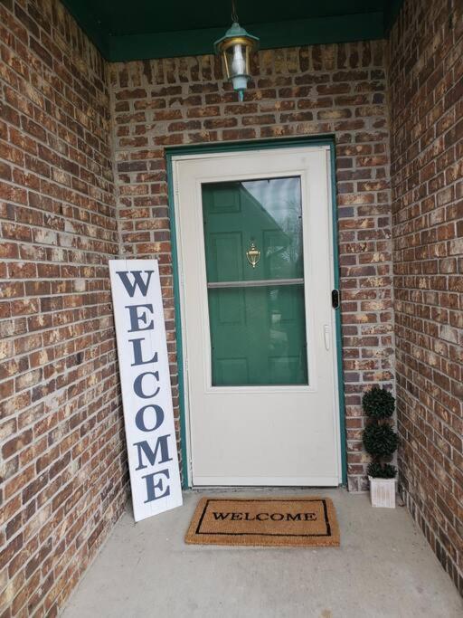 Cozy Indy Home インディアナポリス エクステリア 写真