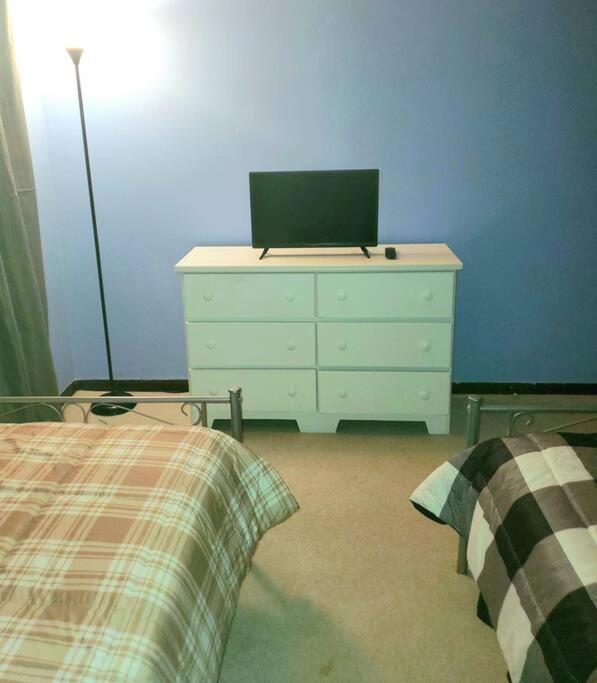 Cozy Indy Home インディアナポリス エクステリア 写真