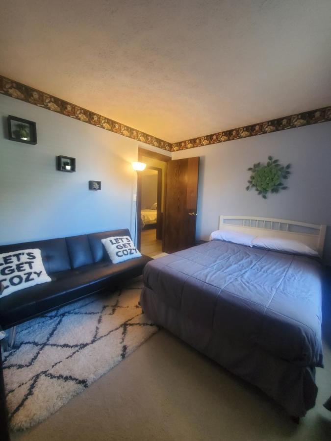 Cozy Indy Home インディアナポリス エクステリア 写真